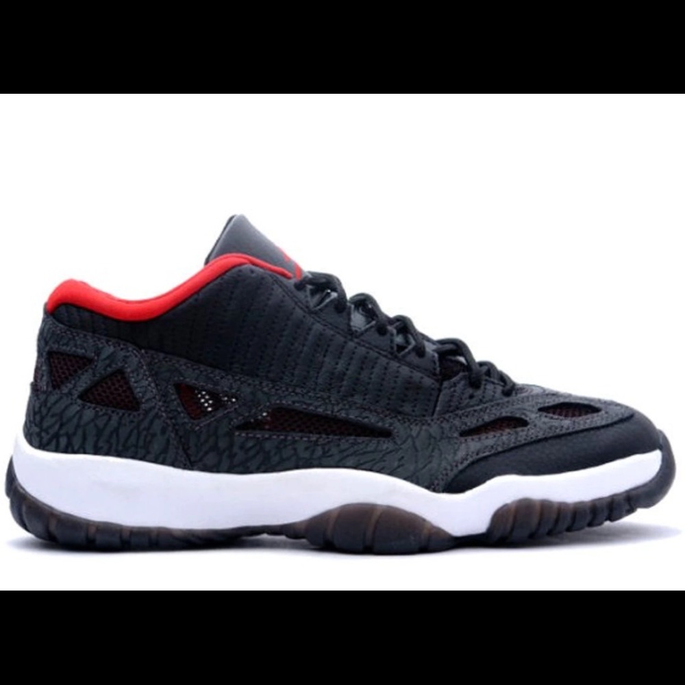 JORDAN 11 RÉTRO LOW IE BRED